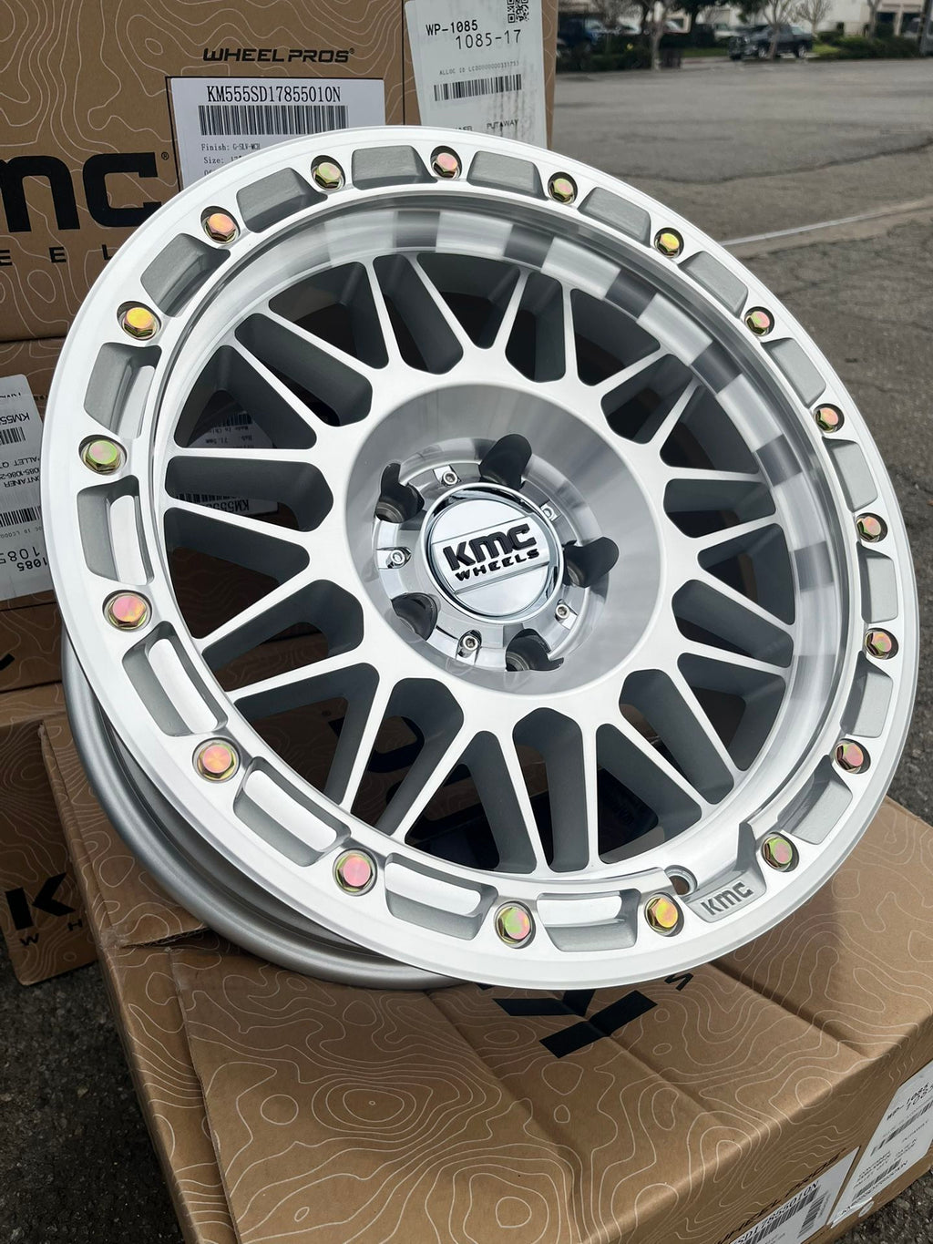 KMC KM555 ATTACK WHEELS 17x8.5 5x5 Silver/ Machined
