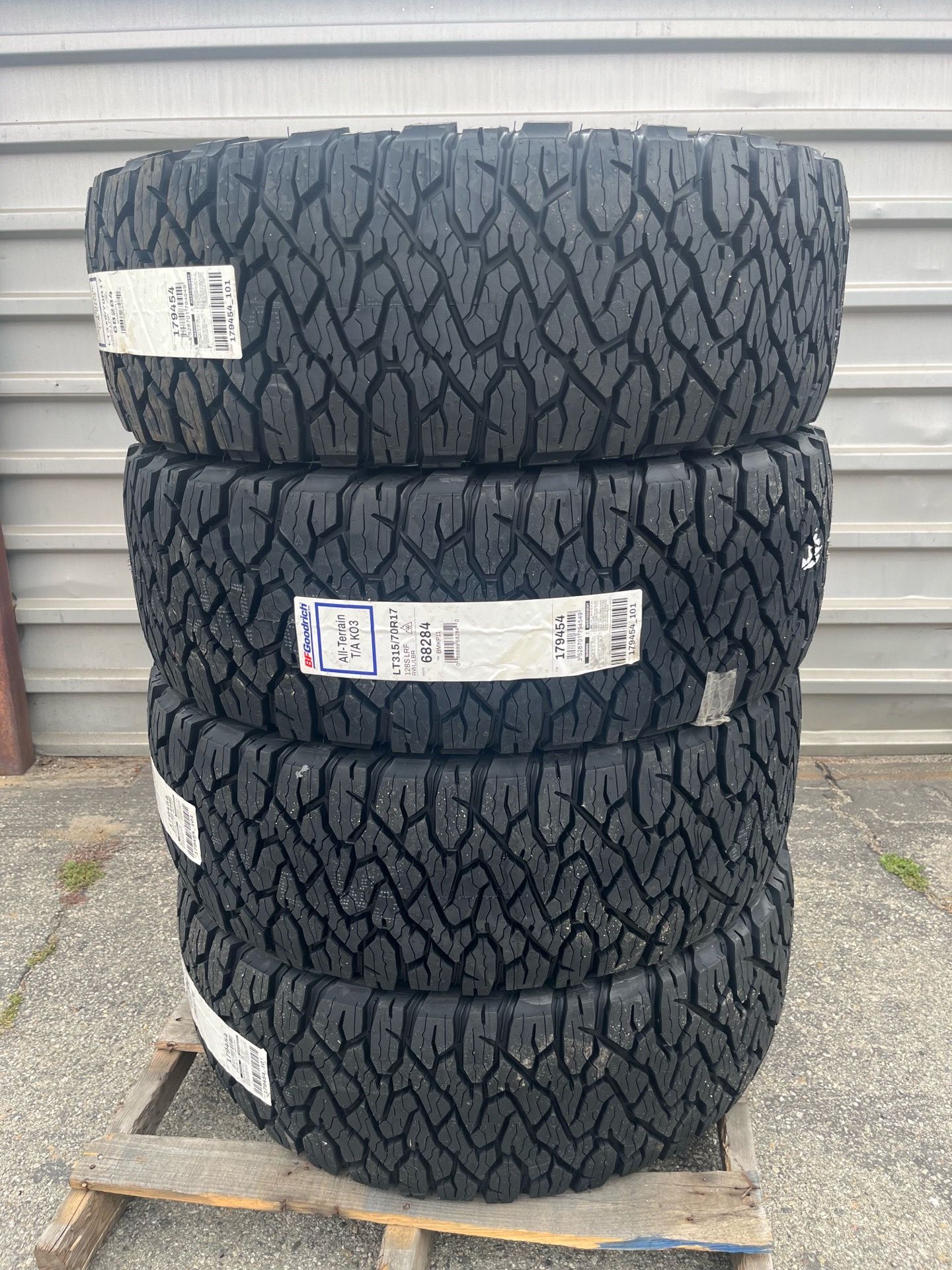 BF Goodrich KO3 All Terrain 315-70-17 Set of 4 NEW