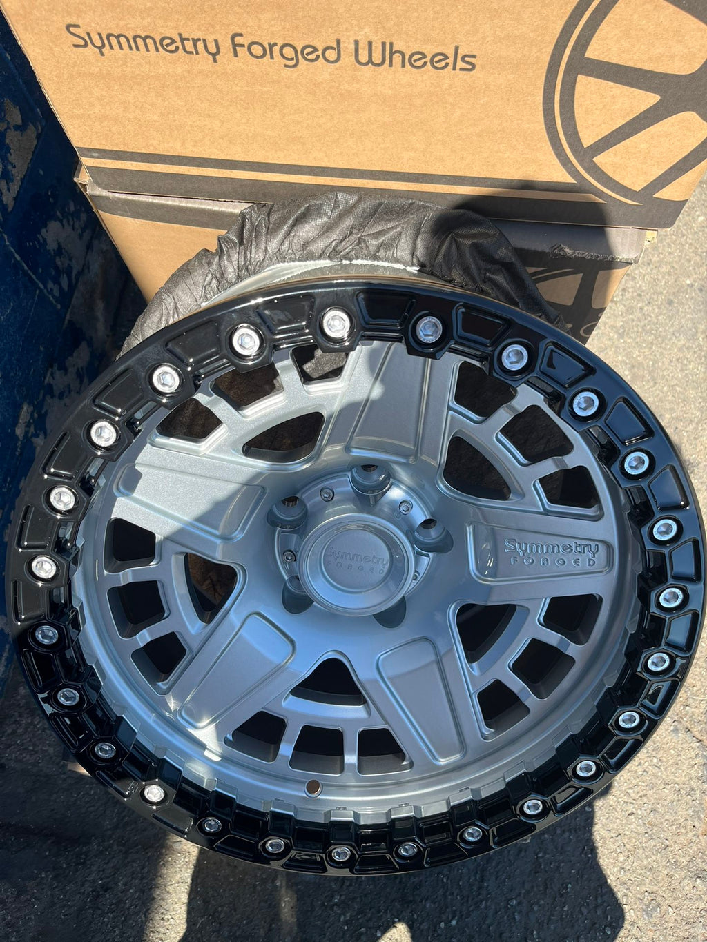 Symmetry SFO-05 BEADLOCK WHEELS 17”x9 5x5 (5 New)