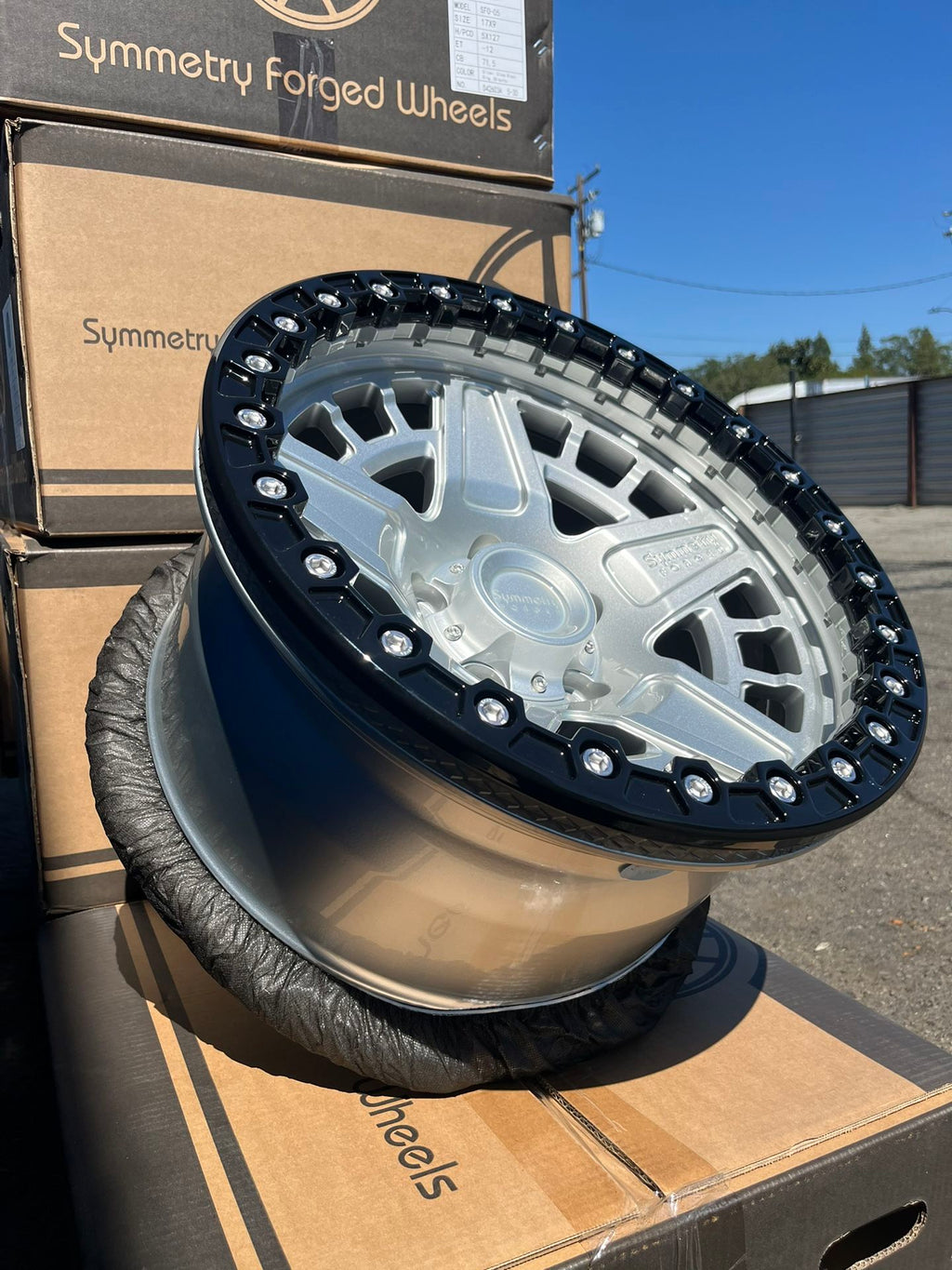 Symmetry SFO-05 BEADLOCK WHEELS 17”x9 5x5 (5 New)