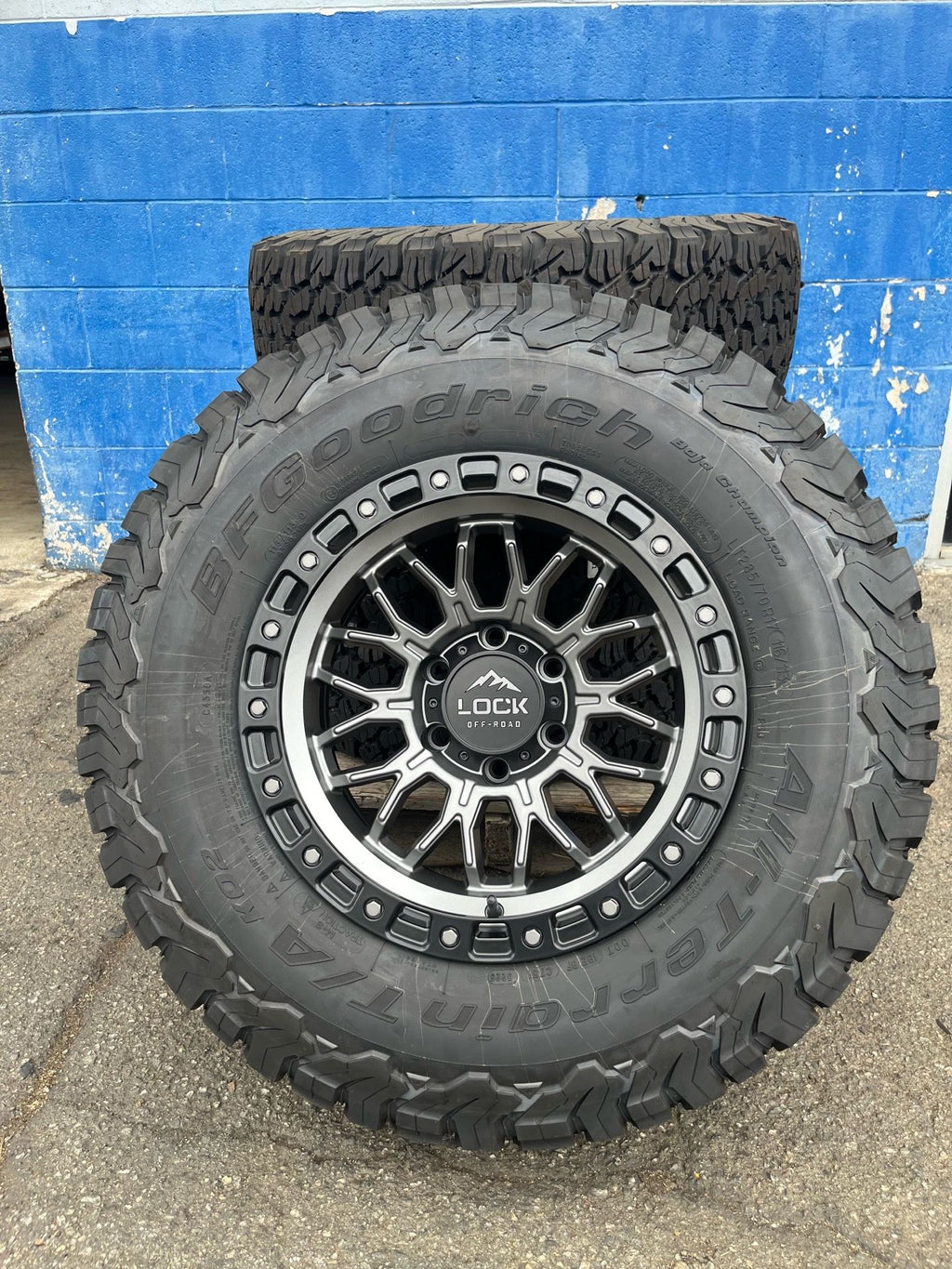Lock Off-Road Combat 17x9 Wheels + BFGoodrich KO2 285/70R17 Package